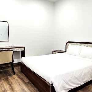 Standard Zimmer mit Kingsize-Bett